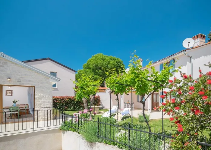 Casa بيت للعطل *